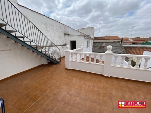 PISO NUEVO EN VENTA EN GUAREÑA (SEMI CENTRO)