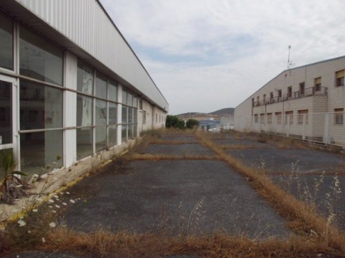 NAVE NUEVO EN ALQUILER EN MÉRIDA (POLIGONO INDUSTRIAL)