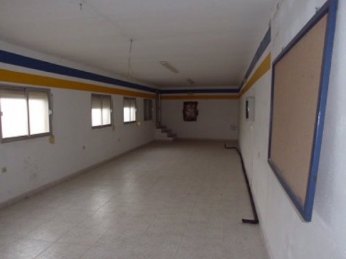 LOCAL NUEVO EN VENTA EN GUAREÑA (CENTRO)