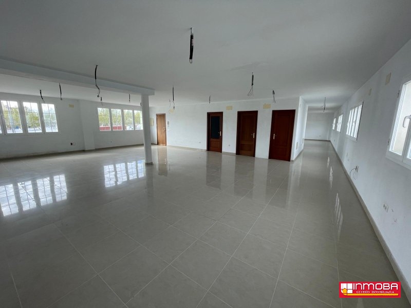 LOCAL NUEVO EN VENTA EN DON BENITO (ZONA COMERCIAL)