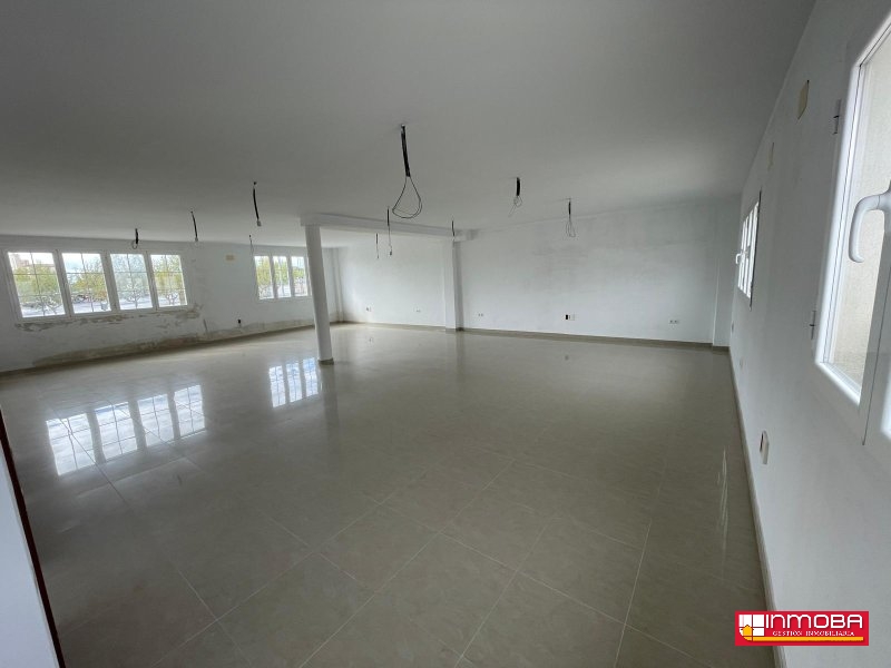 LOCAL NUEVO EN VENTA EN DON BENITO (ZONA COMERCIAL)