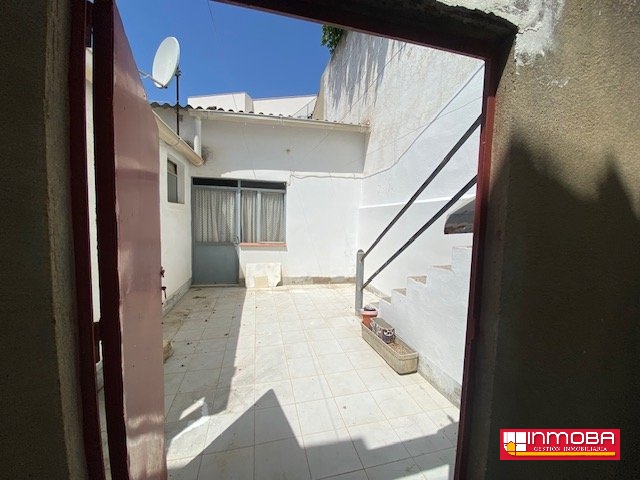 LOCAL NUEVO EN VENTA EN GUAREÑA (CENTRO)
