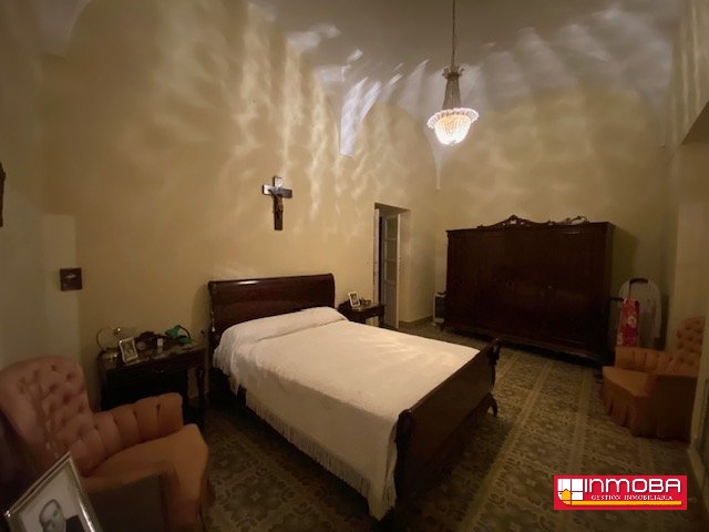 CASA SEÑORIAL NUEVO EN VENTA EN GUAREÑA (CENTRO)