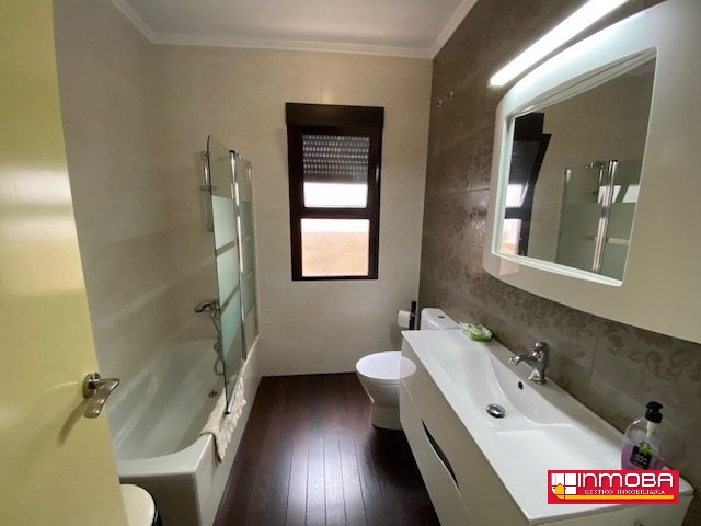 PISO NUEVO EN VENTA EN GUAREÑA (SEMI CENTRO)